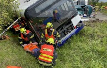 VIDEO: Dva autobusy a víc než dvacítka zraněných. Hasiči cvičili na dálnici