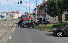 Usnul za volantem a naboural. Skončil v nemocnici