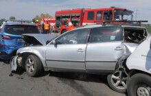 Nestačil zabrzdit. V sobě skončilo šest aut