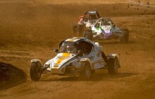 Rychlá jízda a silné stroje. Přerovská rokle hostí mistrovství v autocrossu