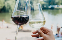 Akce na víkend: Víno na Poděbradech a sousedské slavnosti