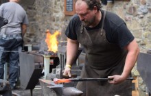 Helfštýn obsadili kováři z celého světa na mezinárodním setkání Hefaiston