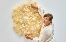 U nás má vlna nulovou hodnotu, jinde ji kupuji za těžké peníze, říká textilní designérka Jančo