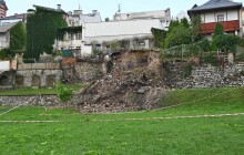 Historická hradba v centru města se zřítila. Mohou za to silné deště