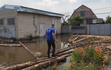 ACHO pomáhá po protržení hráze Kachovky. Na Ukrajině zajišťuje i pitnou vodu