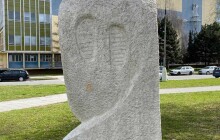 Tvář Měsíce opět ve své plné kráse. Socha na Stupkově ulici byla zrestaurována