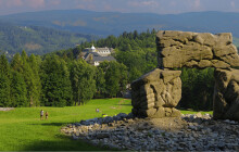 Tip na výlet: Vydejte se po naučné stezce V. Priessnitze ke Sluneční bráně v Jeseníkách