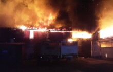 Na Olomoucku hořela průmyslová hala, škoda nejspíš překoná 12 milionů korun