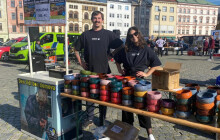 Dobrý skutek za stovku. Polévku ke Dni lidí bez domova koupíte už v úterý