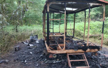 Dvě desítky včelstev a veškeré vybavení. Žhář zapálil včelín v Litovelském Pomoraví