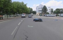V Přerově se srazil automobil s motocyklem. Motocyklista skončil na silnici