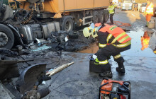 Hromadná večerní nehoda na D1. Čtyři kamiony skončily v sobě