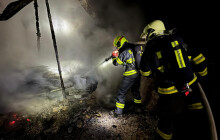 Požár v chatové oblasti. Hasiči zasahovali u Dolan