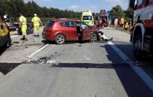 Kvůli horkému počasí popraskala u Olomouce dálnice D35. Na místě havarovalo pět aut