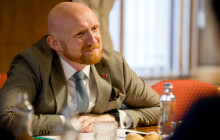 Rozumí česky a potrpí si na náš humor. Britský velvyslanec zavítal do Olomouce