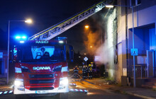 VIDEO: V Černovíře hořel dům, policie prověřuje i úmyslné zapálení