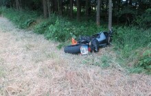 Řidička Fabie při couvání přehlédla motorkáře a srazila ho