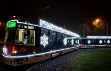 Tramvaje oblékly zimní svetr. Sveze se v nich Mikuláš i Betlémské světlo