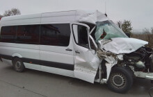 Řidič dodávky zřejmě usnul za jízdy, pro zraněné letěl vrtulník