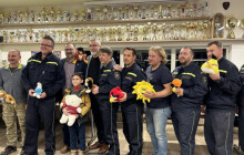 Cisterna, automobil, ale i hračky. Hasiči dostali od města nové vybavení