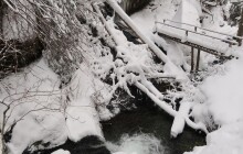 Údolí Bílé Opavy zapadlo sněhem. Hrozí uklouznutí a pád do rokle