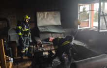 Na koně spadl přístřešek, požár domu způsobil věnec. Hasiči zasahovali u 130 událostí