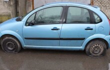 Vandal propíchl v Přerově pneumatiky u 54 aut. Škoda je téměř 300 tisíc