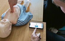 Nové vychytávky zachraňují životy dětí. Chytré panenky pomůžou s resuscitací novorozenců