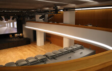 Central se otevírá, láká na divadlo i koncerty. Podívejte se dovnitř