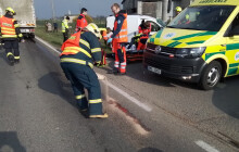 Nehoda u Dubu nad Moravou. Ke zraněnému letěl vrtulník