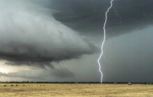 Vysoké teploty vystřídají silné bouřky varují meteorologové