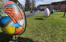 Atmosféra Velikonoc v Šumperku. Velká vajíčka ozdobila město