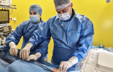 Rutinní zákrok ve dvaceti minutách. Kapslový kardiostimulátor v FNOL umí