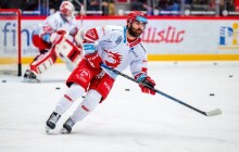 SPEKULACE: Jeden brankář, jeden obránce, jeden útočník. Kdo by mohl posílit hokejovou Moru?