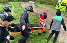 Nehoda v&nbsp;Nemilanech. Helma cyklistu zachránila od vážných následků