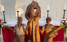 Záchrana Staré Vody pokračuje. Po desetiletích se vrátilo poničené dřevěné sousoší  