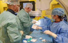 VIDEO: Za čtvrt hodiny hotovo. Kardiologové jsou díky laseru první