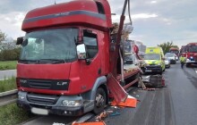 Nehoda dvou nákladních aut. Na dálnici D35