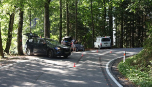 Půlmilionová škoda během jediného dne. Dvě nehody zaměstnaly policii