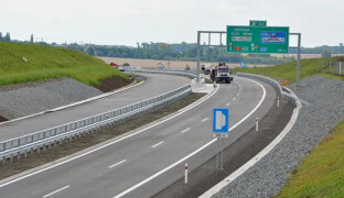 Konec kolon u Globusu. D35 se otevře s předstihem