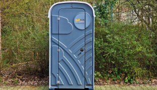 Zloděj si přivlastnil TOI TOI. Mobilní WC zmizelo u čističky na Přerovsku