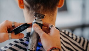 Doe’s rozšiřuje hranice stylu: V Olomouci otevřelo nové Hair Studio
