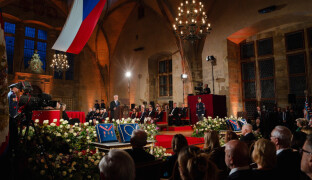 Prezident ocenil čtyři osobnosti z kraje. Mezi nimi i hrdinu RAF Arnošta Valentu