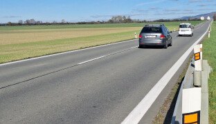 Provoz na I/46 zkomplikuje oprava asfaltu. Průjezdný bude jeden pruh