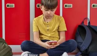 Chceme šikaně předcházet, než bude pozdě. Aplikaci pro žáky testují první školy