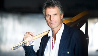 Dneska se mi zpívá líp, než kdy dřív, říká Janek Ledecký