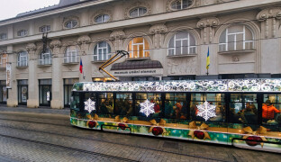 Slyšíte cinkot vánoční tramvaje? Víme, kdy vyjede