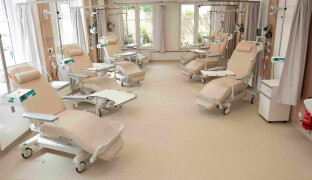 Pacienti mají v Šumperku moderní onkologii. Nemocnice dokončila rozsáhlou rekonstrukci