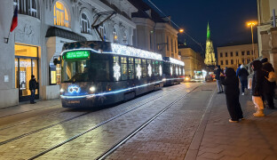 Kde jezdí nejhezčí vánoční tramvaj? A vyhraje letos ta olomoucká?
