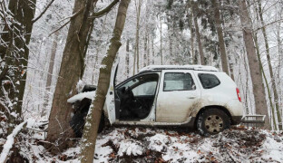 Recidivista se zákazem řízení řádil na Jesenicku. Škoda jde do statisíců